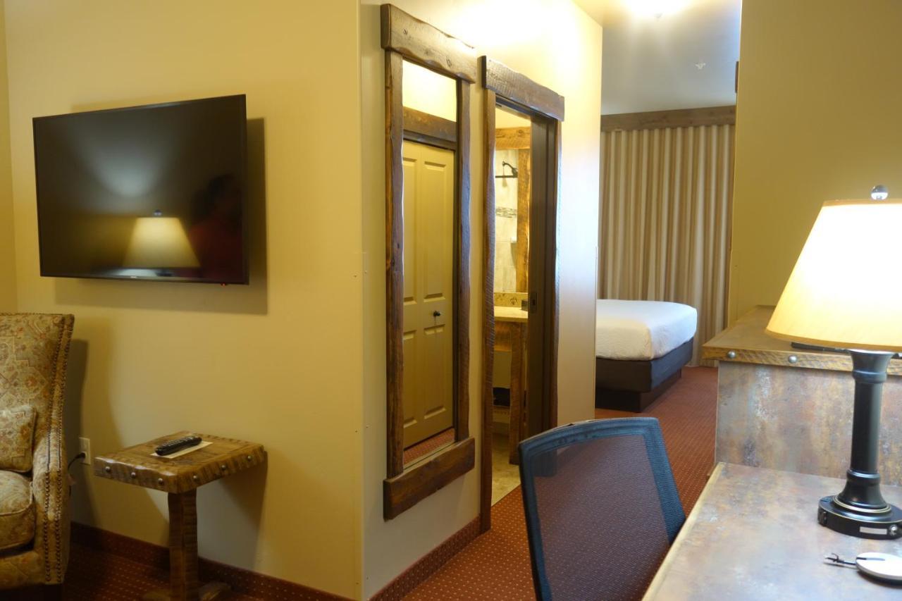 Glacier International Lodge Kalispell Exterior photo